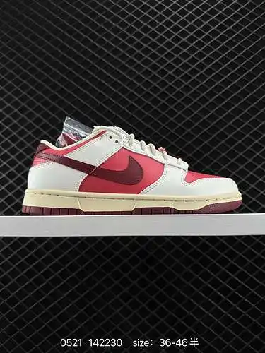 La edición limitada del Día de San Valentín de Nike SB Dunk Low en blanco y rojo brinda una mejor ex