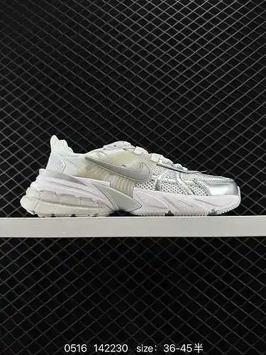 Las zapatillas para correr retro bajas antideslizantes y amortiguadoras Nike / Nike V2K Run son zapa
