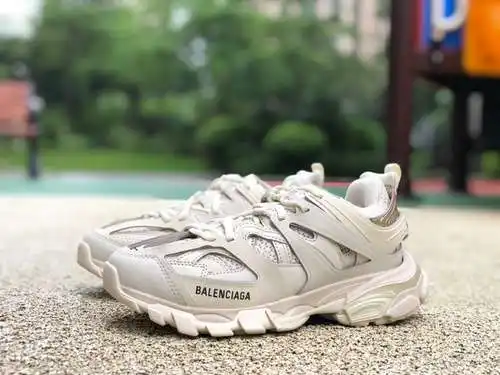 Balenciaga 3.0 beige Balenciaga Triple S zapatos papá Balenciaga