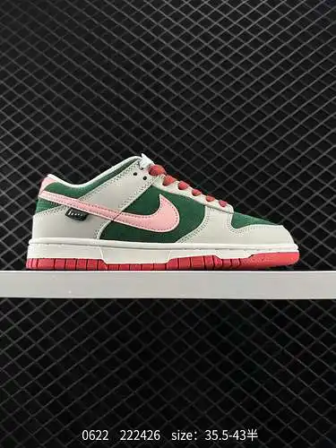 3 Nike SB Dunk Low “All Petals United” Pato mandarín rosa y verde. No hace falta decir que la popula