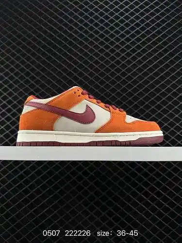 3 Nike Nike SB Dunk Low "Russet Cedar" Brown Red Hook Los mismos zapatos de skate con ganc
