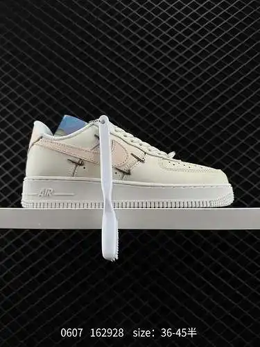 4 Nike Air Force Low Air Force 1 zapatillas deportivas informales, versátiles y de caña baja. La com