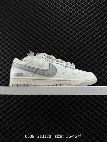 4 Zapatillas Nike Nike Dunk Low Zapatillas retro Como zapatillas de baloncesto clásicas de la década