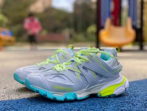 Balenciaga 3.0 zapatos papá Balenciaga Triple S blanco, verde y azul Balenciaga