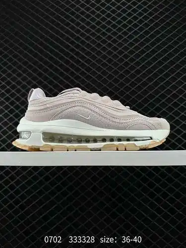 4 Nike/Nike Nike Air Max 97 Futura está hecho de materiales de tela y gamuza. La parte del recorrido