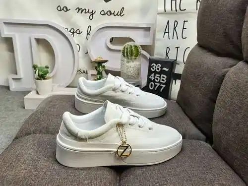 077D adidas LABCOURT de nivel corporativo Este diseño simple y elegante brinda a las personas un est