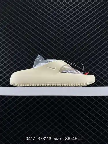 6 Pantuflas Nike Calm Slide Summer Single Flip Flop Las pantuflas Calm Slide recién creadas por Nike