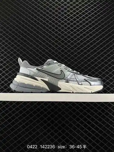 8 Nike V2K Run retro, un solo producto, zapatos retro para papá, los zapatos para correr se llaman R