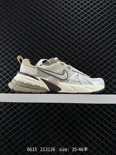 3 Las zapatillas para correr Nike NIKE V2K RUN son tendencia retro. Zapatillas de malla transpirable