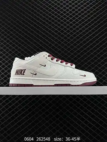 24 Personalización de alta gama, Nike SB Dunk Low de marca compartida con tres ganchos a nivel de em