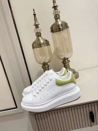 McQueen* Zapatos para hombre y mujer Código: 0318C30 Talla: Mujer 34-41., Hombre 38-46 Observaciones