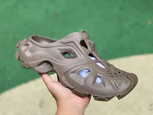 Balenciaga Zapatillas Baotou marrón Balenciaga Zapatillas de moda Balenciaga Baotou de goma con suel