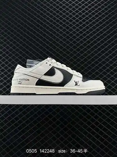 24 LV x Air Force Low, blanco roto y negro. Horma original y cartulina original para crear una versi