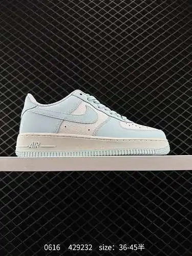 6 Nike Air Force Low 7 Next Nature Blanco y azul claro Horma original y cartón original Crea una ver