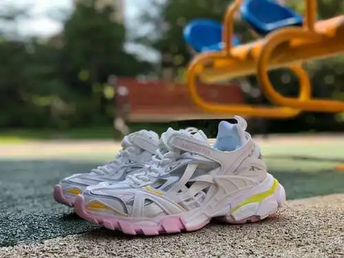 Balenciaga 2.0 ahuecado en blanco rosa y amarillo Balenciaga Track.2 22 nuevo estilo 568615