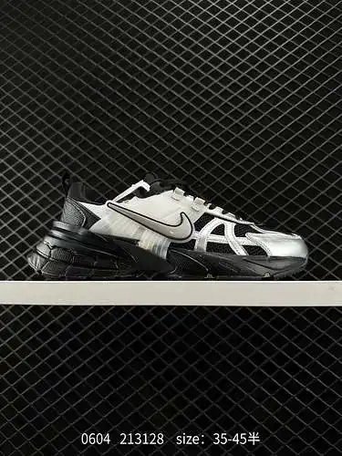 4 Las zapatillas para correr Nike NIKE V2K RUN son tendencia retro. Zapatillas de malla transpirable