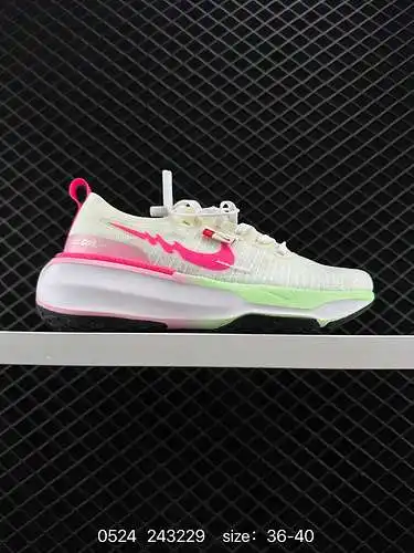 4 zapatillas NIKE Zoom React Infinity Run Fk 3 Marathon de estilo funcional, primera toma real. Los 