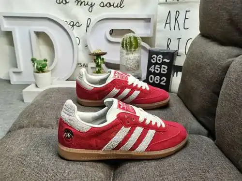 062D Adidas de nivel corporativo casi 70 años de producción original de la capa de cabeza completa d
