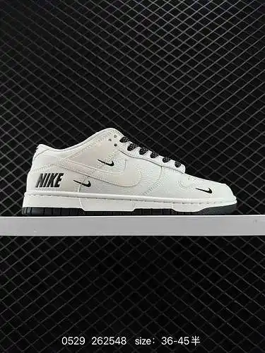 24 Personalización de alta gama, tres ganchos de marca compartida Nike SB Dunk Low a nivel de empres