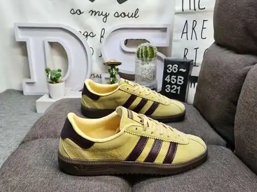 Zapatillas deportivas retro Adidas Bermuda END de un solo producto a nivel de empresa 321D. El cuerp