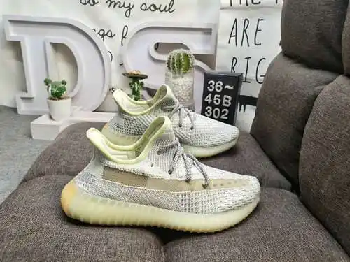 La serie realmente explosiva 302D a nivel de empresa Adidas Yeezy 350 Boost V2 se expone por primera