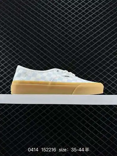 8 Vans Era Yuanyang diseño contrastante asimétrico de tablero de ajedrez empalmado en azul y blanco.