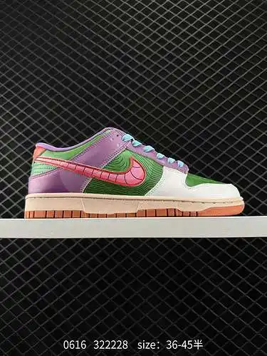 4 Nike SB Dunk Low series zapatos de skate deportivos informales de caña baja están hechos de un mat