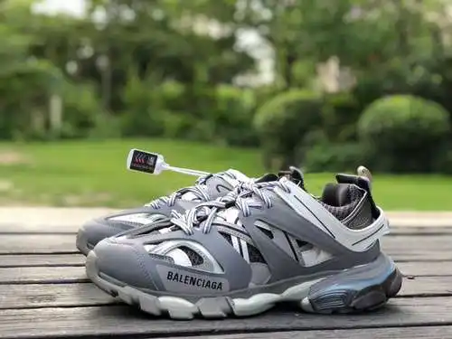 Balenciaga 3.0 gris Balenciaga Triple S zapatos papá Balenciaga