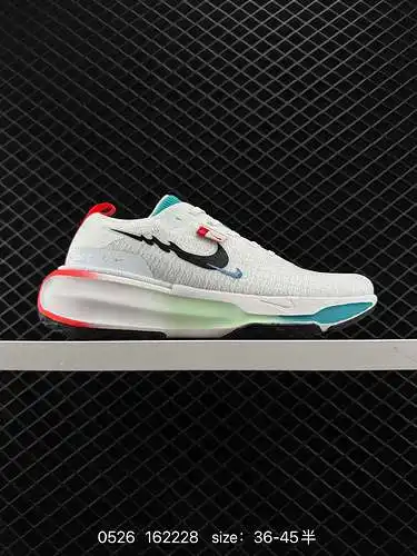 4 zapatillas NIKE Zoom React Infinity Run Fk 3 Marathon de estilo funcional, primera toma real. Los 