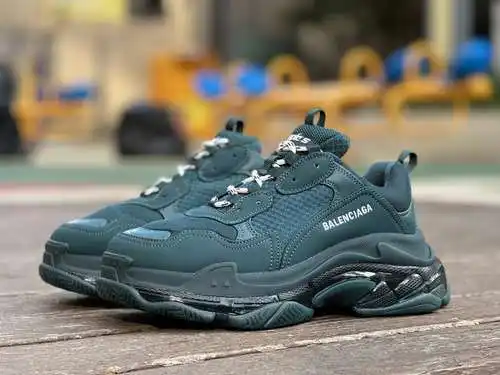 Balenciaga cojín de aire verde oscuro Balenciaga Triple S zapatos papá Balenciaga