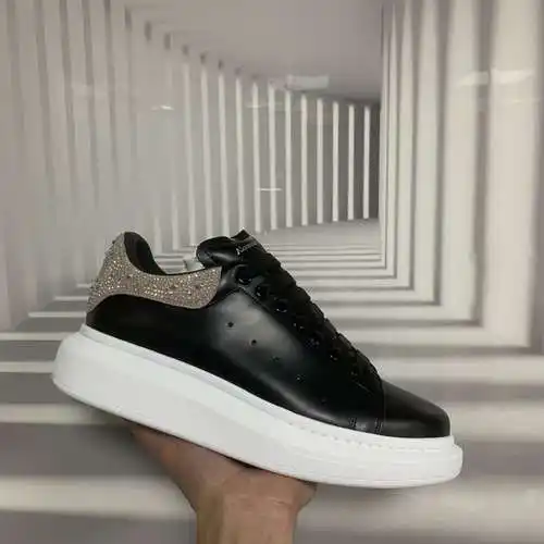 McQueen* Zapatos para hombre y mujer Código: 0318C70 Talla: Mujer 34-41., Hombre 38-46 Observaciones