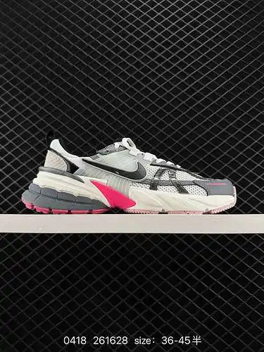 4 Las zapatillas para correr Nike NIKE V2K RUN son tendencia retro. Zapatillas de malla transpirable