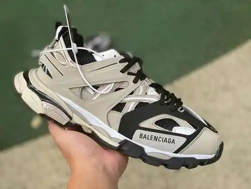 Balenciaga 3.0 caqui Balenciaga Triple S zapatos papá Balenciaga