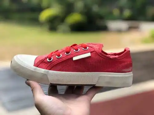 Zapatos de lona Paris blancos y rojos, una talla demasiado grande Balenciaga/Balenciaga Paris zapato