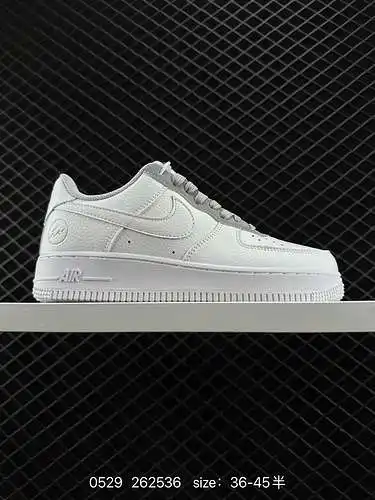 8 Venta limitada oficial, diseño Fragment a nivel de empresa x Nike Air Force Low Lightning, marca c