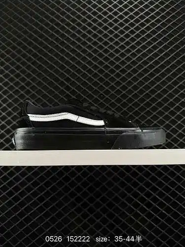 Vans SK8-Low La nueva generación de zapatos de lona vulcanizados de corte bajo Black Warrior de Vans