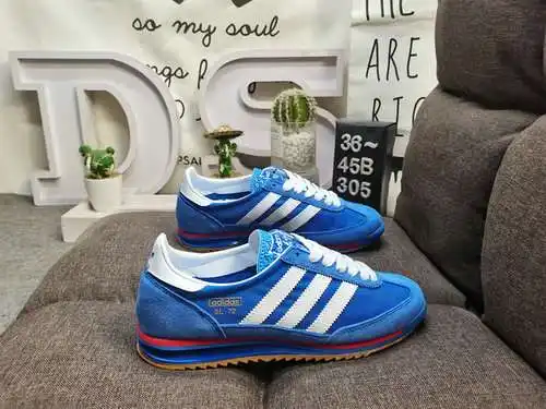 La serie de zapatillas retro 305DAdidas es popular en todo el mundo. Aprovechando esta ola, la marca