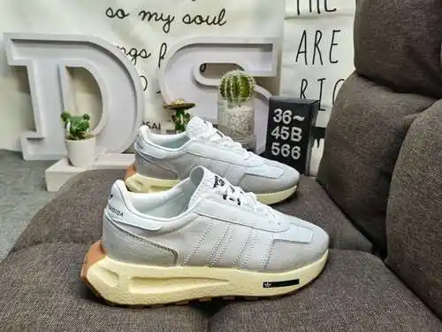 Prototipo adidas Racing 1 Boost de nivel empresarial 566D, serie retro ligera y veloz, calzado depor