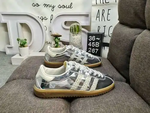 267D zapatillas deportivas retro Adidas Bermuda END de un solo producto a nivel de empresa. El cuerp