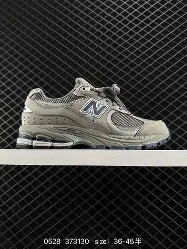 New Balance ML22 es la última serie 22R de zapatillas retro informales para correr. Los zapatos cont