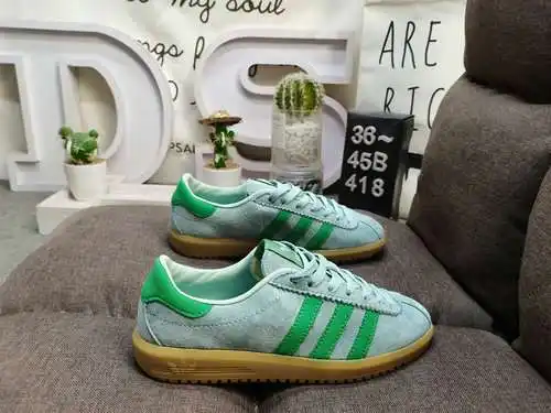 Zapatillas deportivas retro Adidas Bermuda END de un solo producto a nivel de empresa 418D. El cuerp