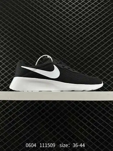4 Zapatillas para correr Nike Tanjun London Nike WMNS Serie Nike Tanjun London de zapatillas para co