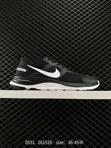 Las zapatillas para correr, deportivas y casuales con amortiguación de la serie 3 AIR PEGASUS + 3 mo