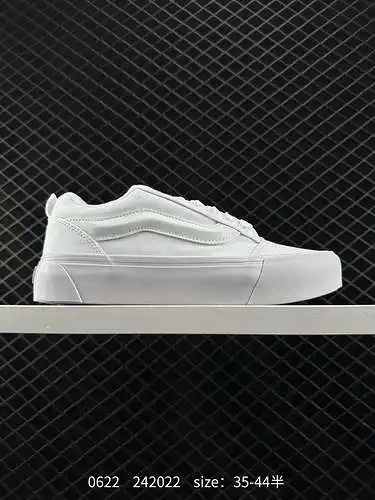 La súper popular colaboración de Vans Old Skool Vibr, la cómoda suela de zapato de lona realzada de 