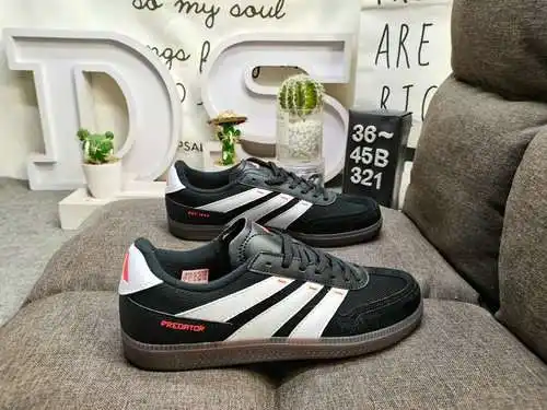 321D CORPORATE ADIS PREDATOR FREESTYLE La pieza vintage muestra una artesanía de alta calidad con co