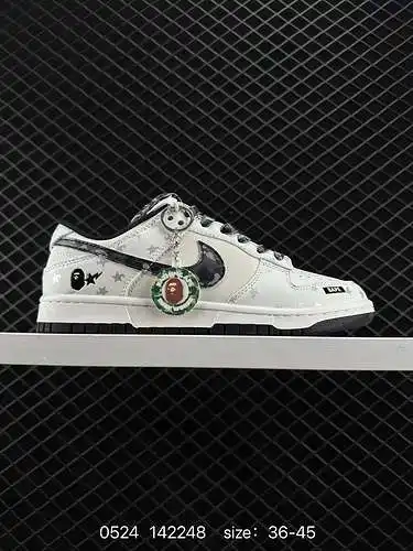 24 Gancho de camuflaje gris y negro Bape x Nike Dunk Low a nivel de empresa Este modelo aboga por ro