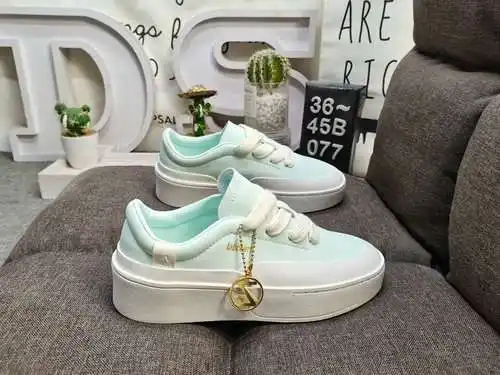 077D adidas LABCOURT de nivel corporativo Este diseño simple y elegante brinda a las personas un est