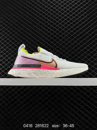 Nike NK GT La práctica parte superior de la zapatilla de baloncesto Cut 3 EP está hecha de tela lige