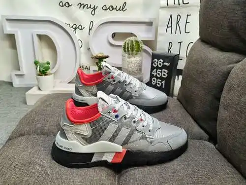 951D nivel corporativo Adidas Nite Jogger 2019 Boost código de barras en tono tierra Modelo de respa