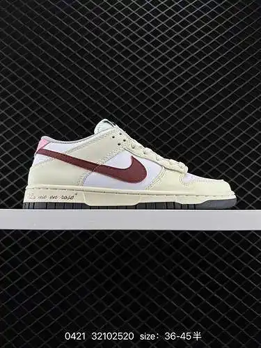 Nike Dunk Low Retro Blanco y Azul Este diseño está inspirado en la personalización ligera. Los color